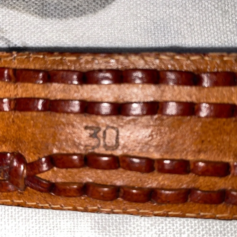 Vintage tooled Belt Cowhide Leather Hand Laced Bonded Made In‎ Haiti Size 30